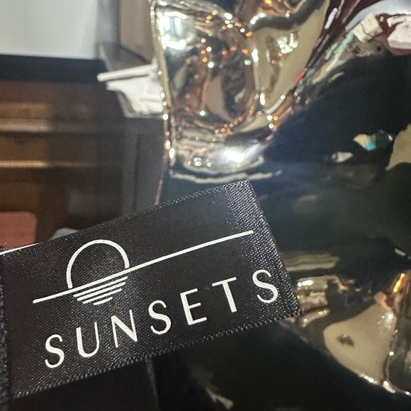 NWT SIZE 14 Sleek Black Bikini with Timeless Design - Picture 11 of 11